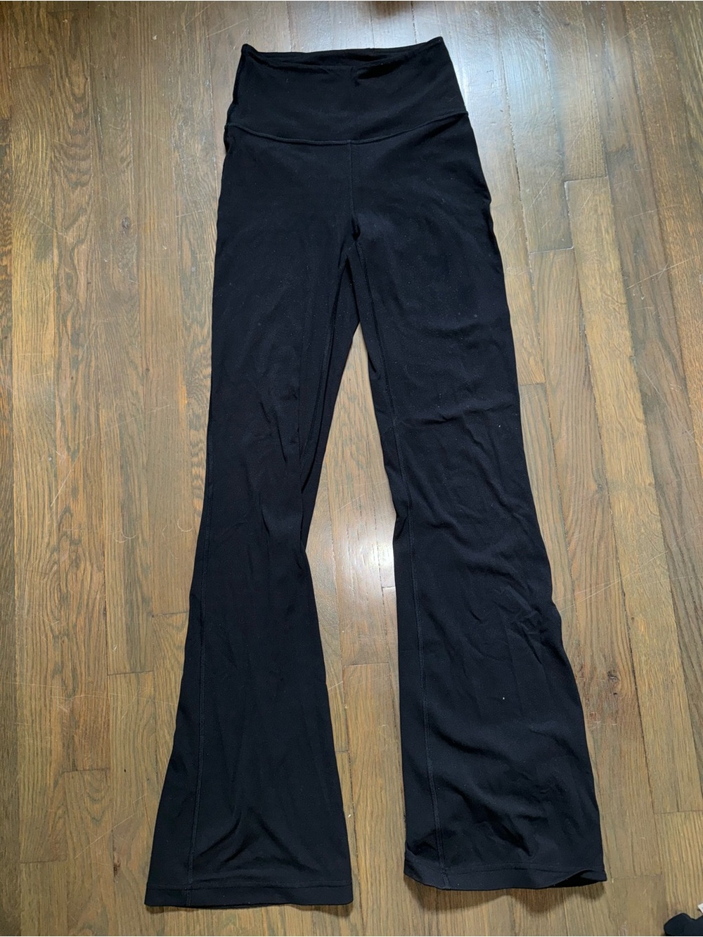 Lululemon Groove Nulu Super-High-Rise Flared Pant size 4 black full length 31’